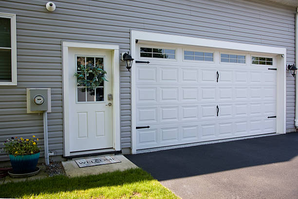 24/7 Emergency Garage Door Panel Replacement experts in Leupp, AZ